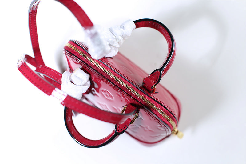 I W Fashion Lu-Vi bags - 8305