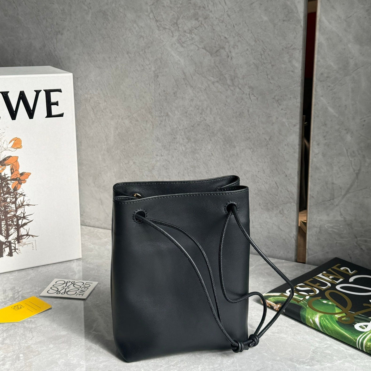 LOEW PEBBLE POUCH