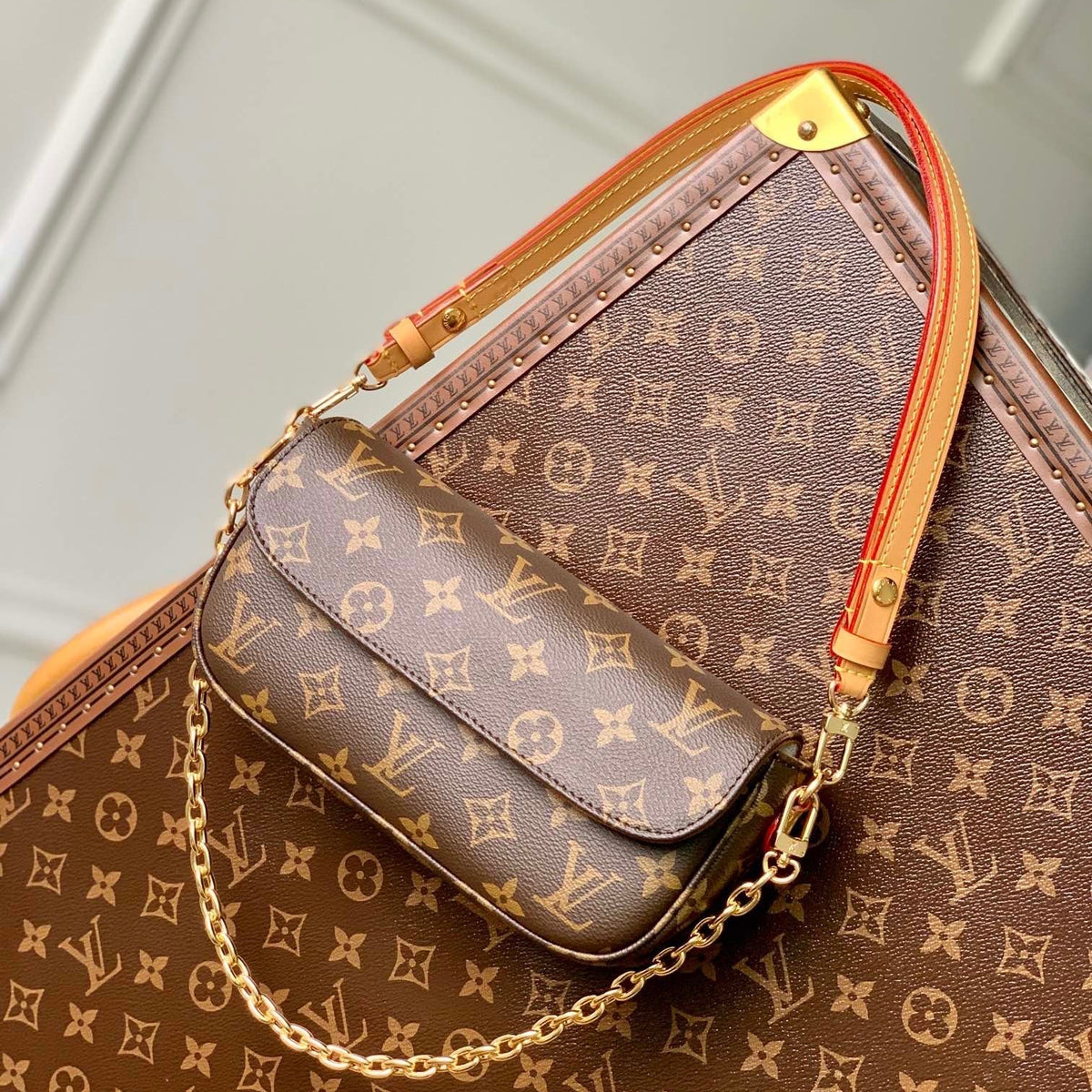 LOU IVY WALLET ON CHAIN BAG