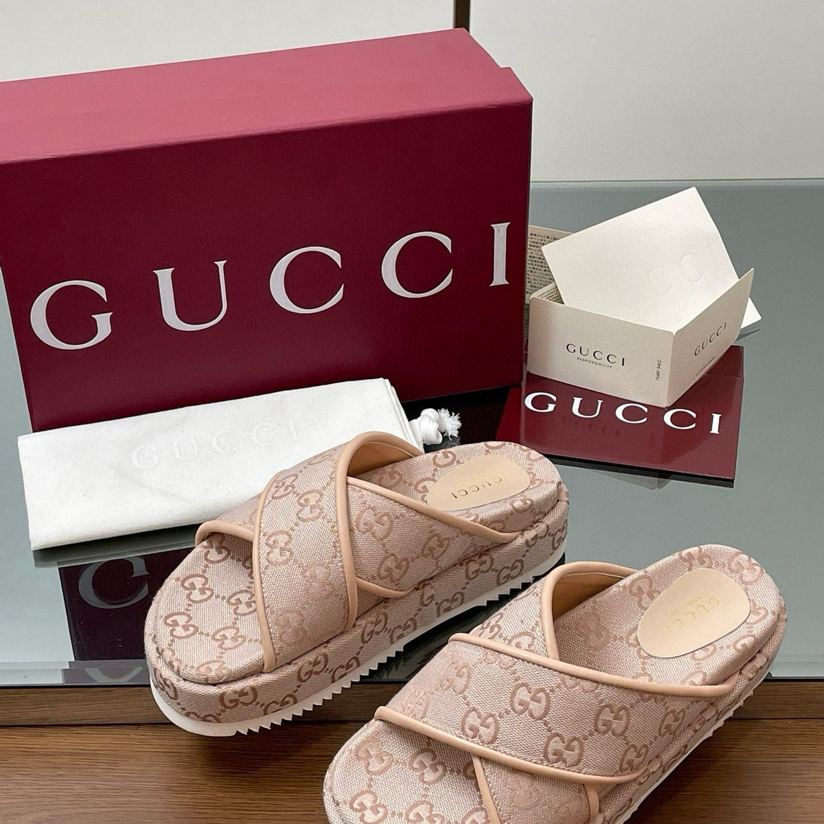 GG SANDALS