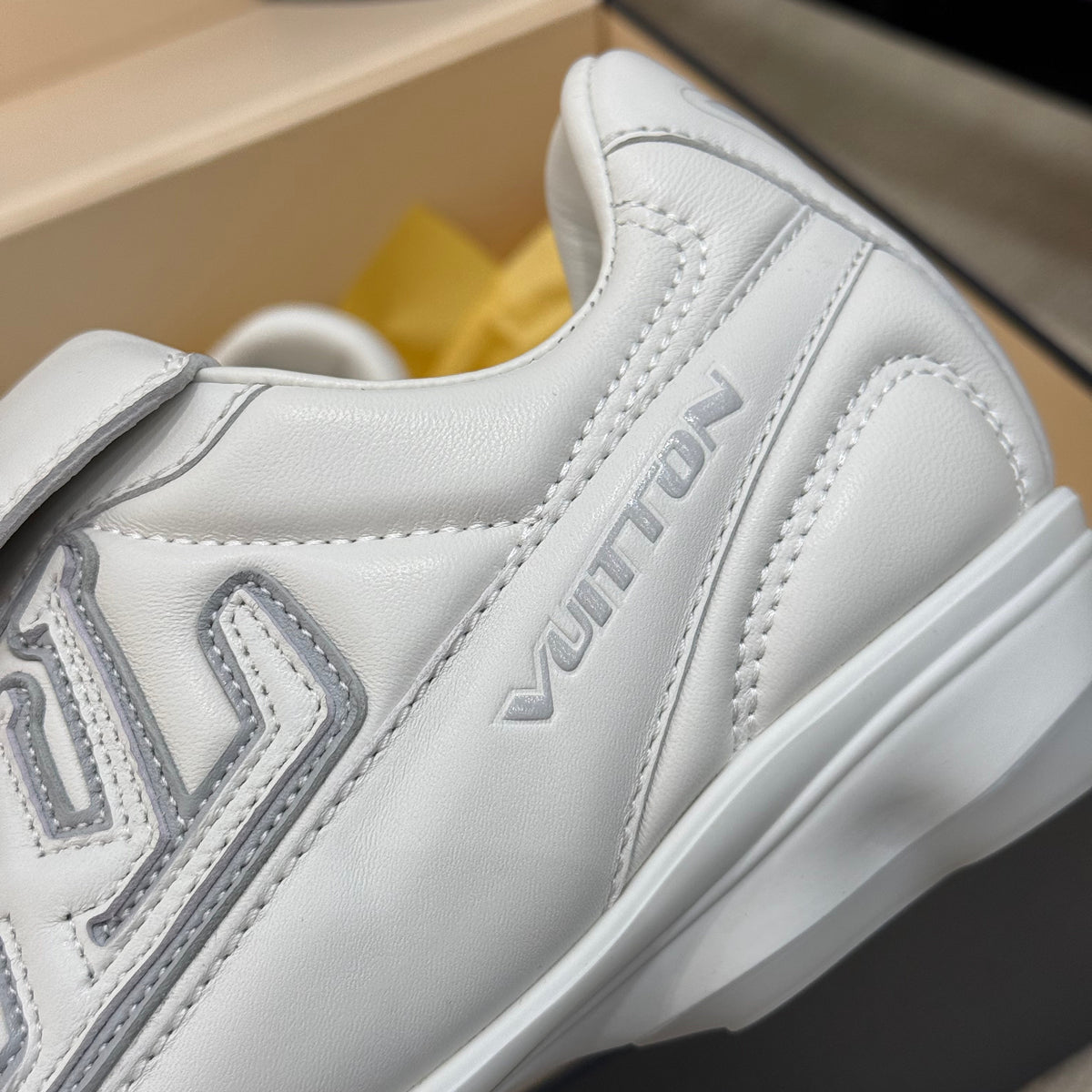 LOU FOOTPRINT SNEAKER