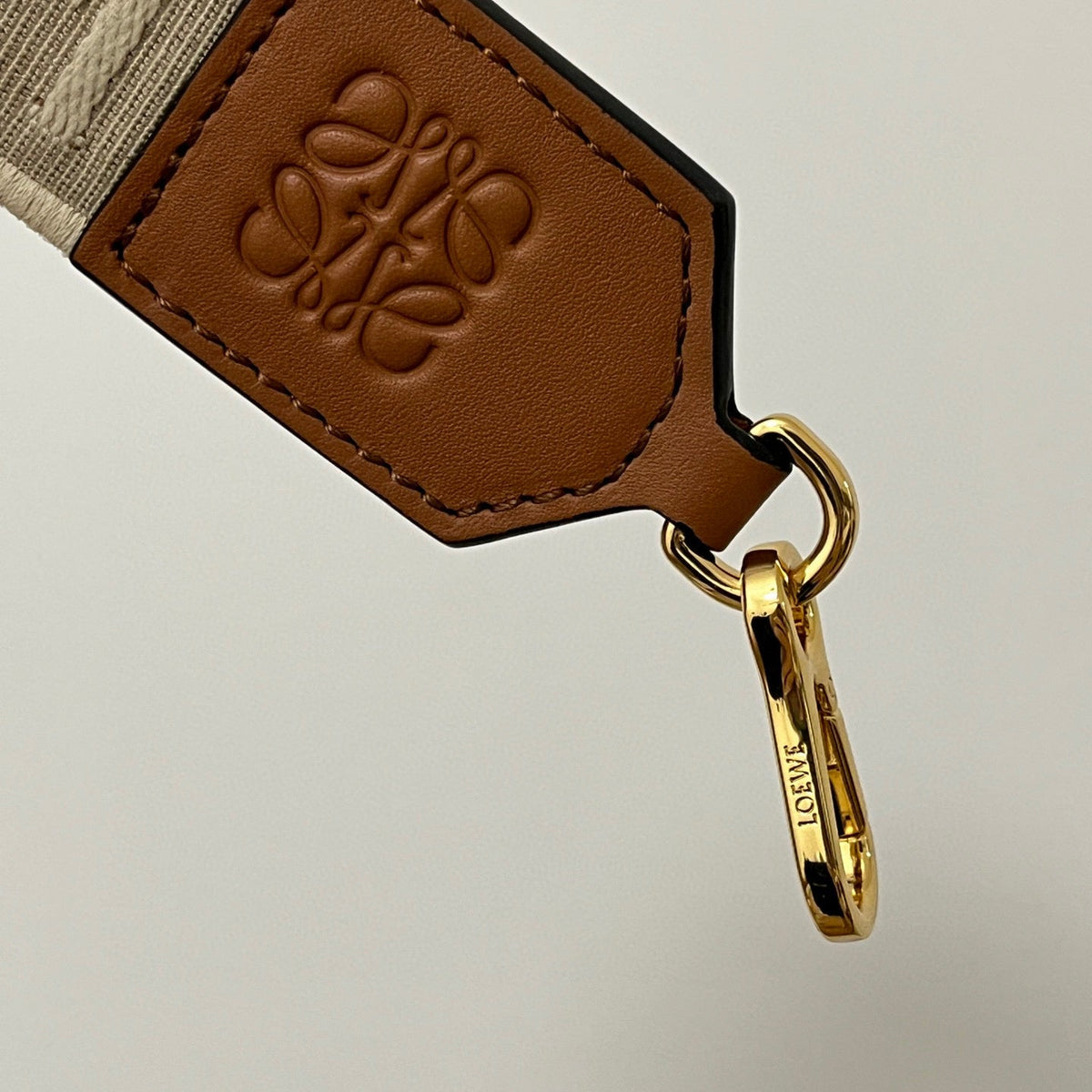 LOEW MINI SLIT BAG