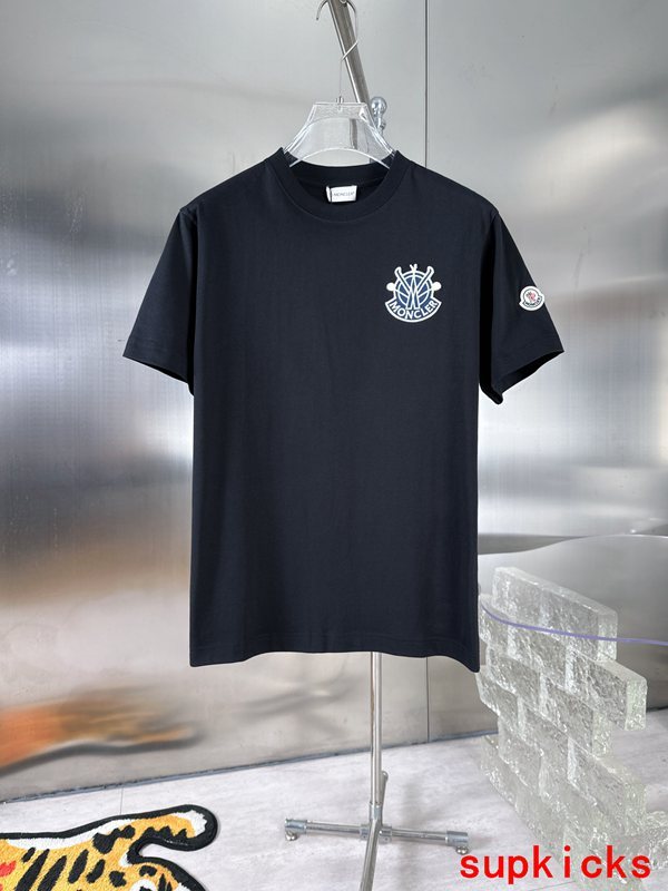 Moncler Luxury Cloth