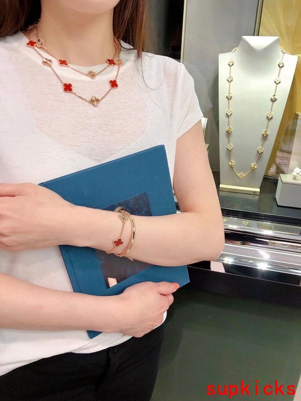 Van Cleef & Arples Jewelry