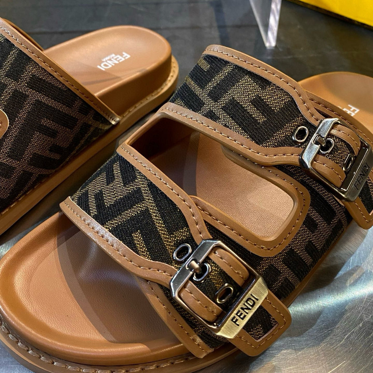 FEN SANDALS