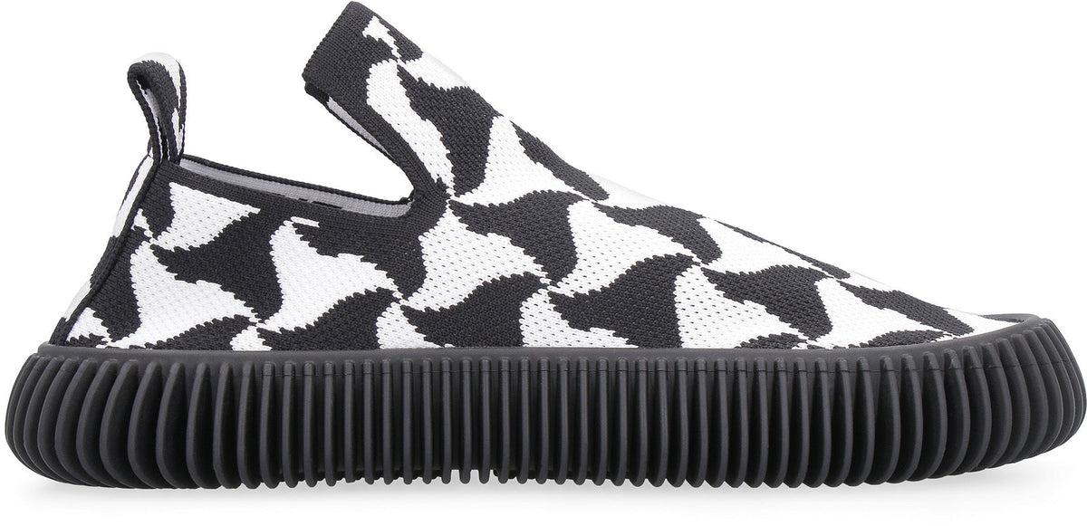 WAVY TRIANGLE SLIP-ON SNEAKERS