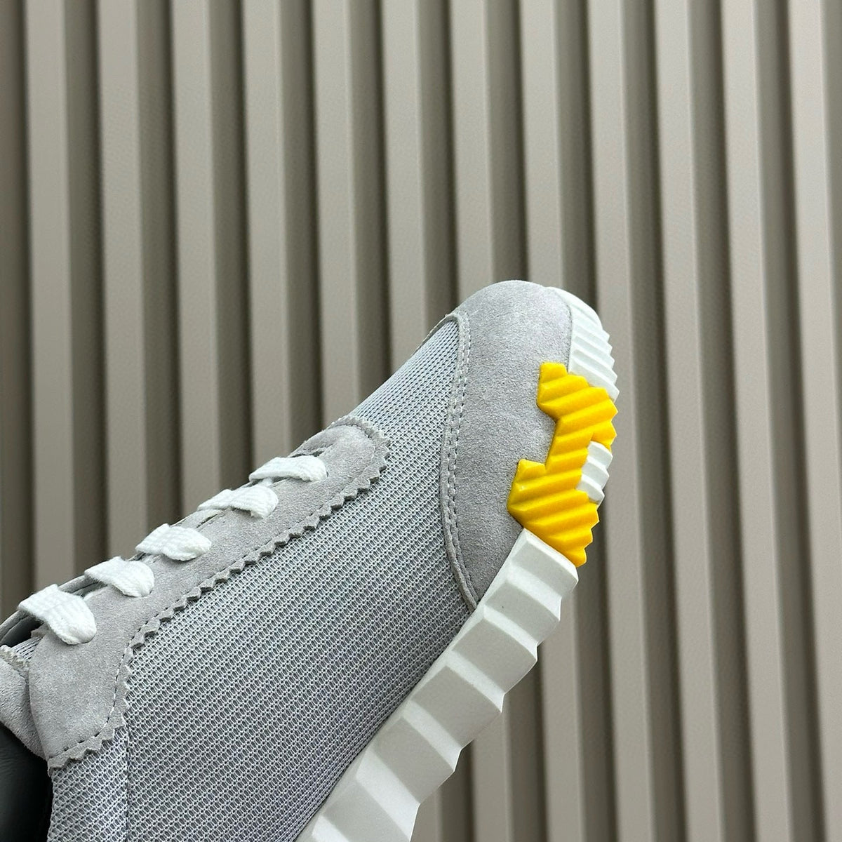 HERM BOUNCING SNEAKER