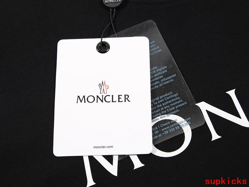 Moncler Luxury Cloth
