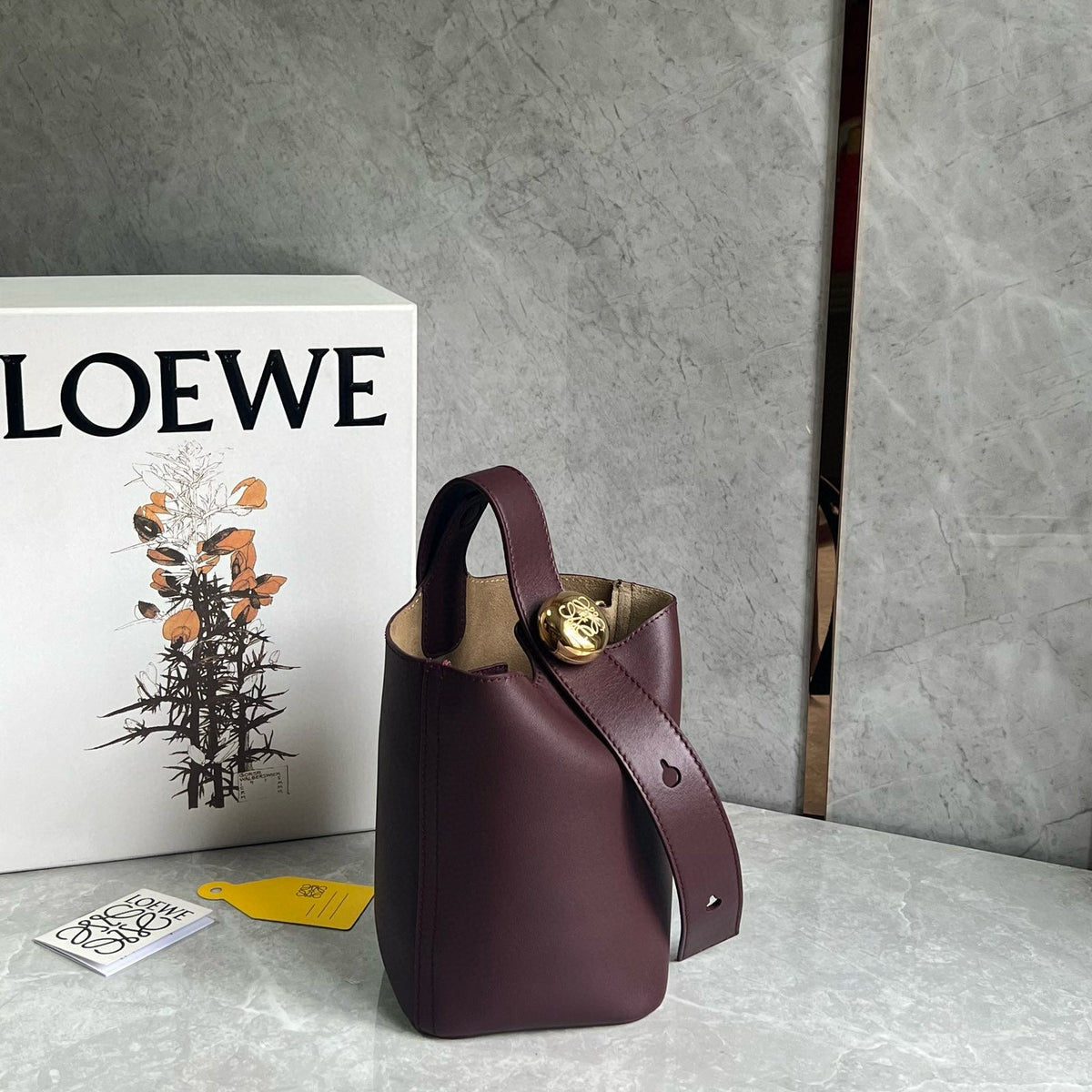 LOEW MINI PEBBLE BUCKET BAG