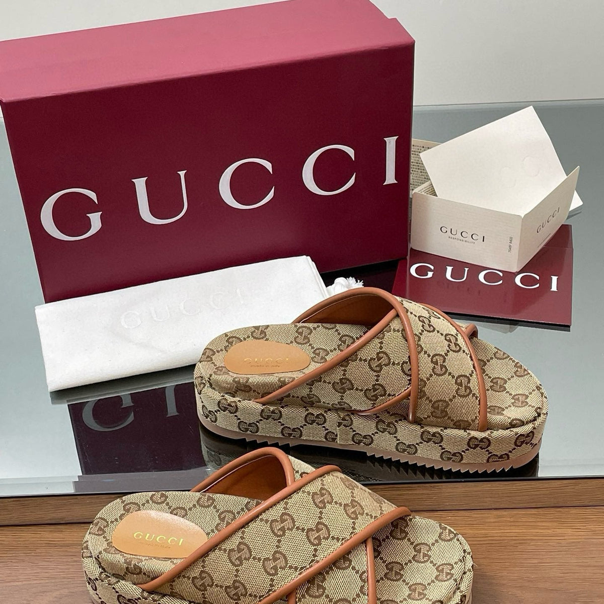 GG SANDALS
