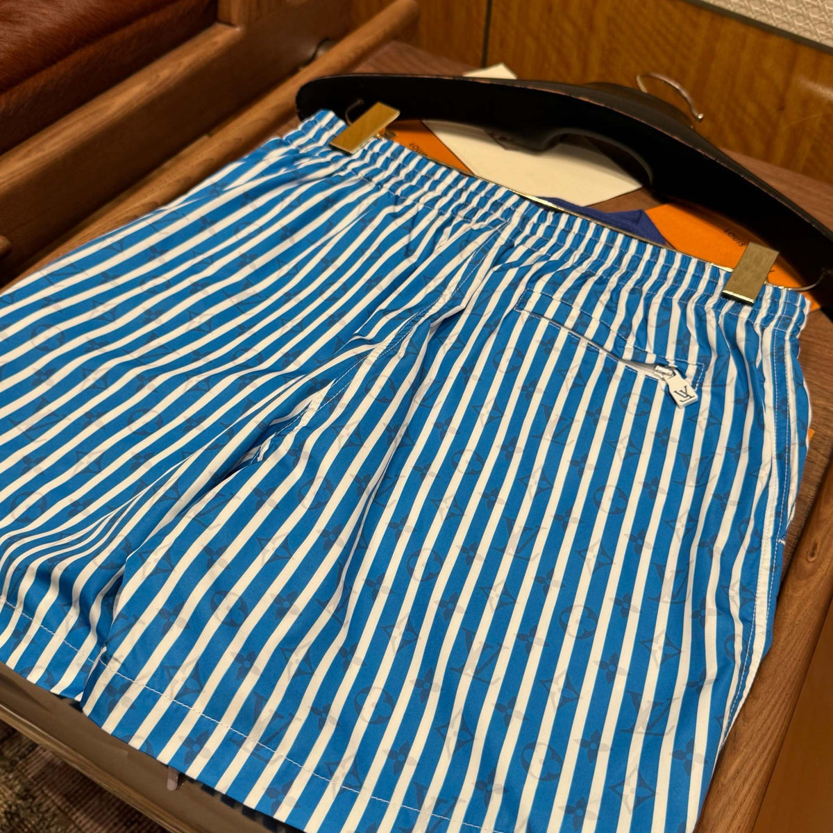 LOU SHORTS