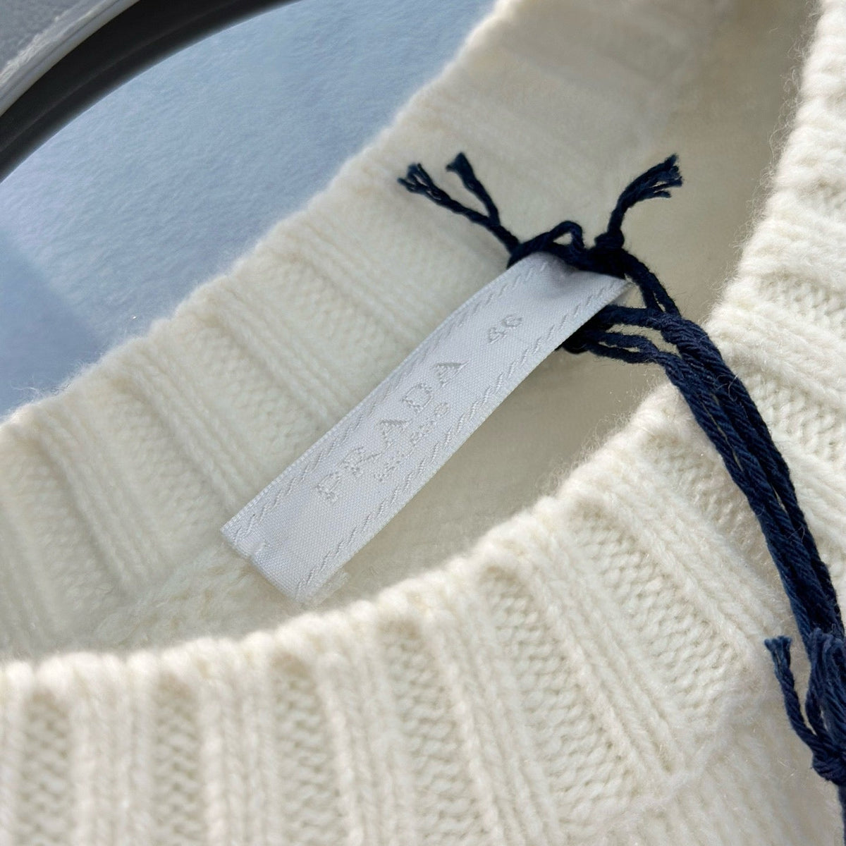 PD SWEATER