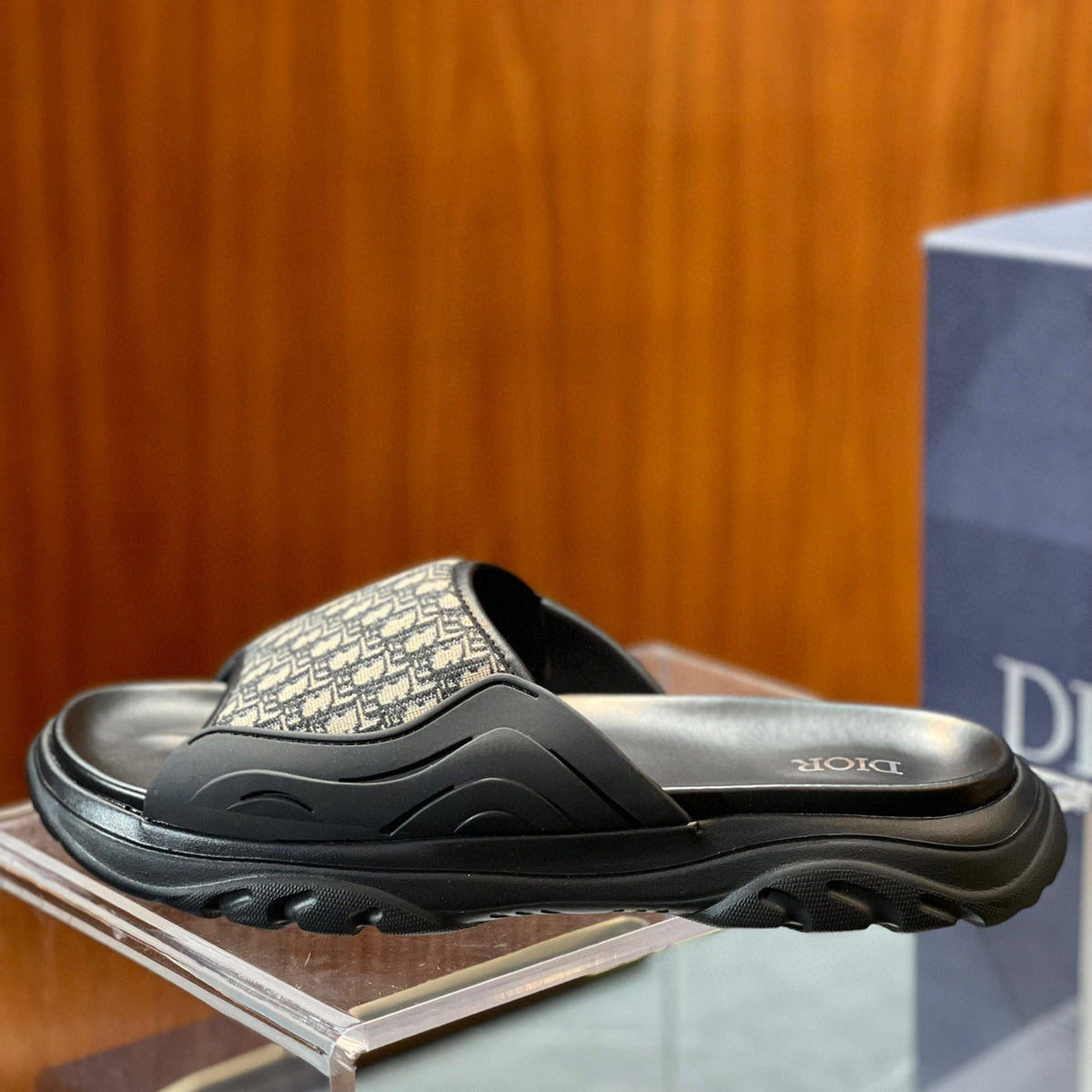 CD H-TOWN SANDALS