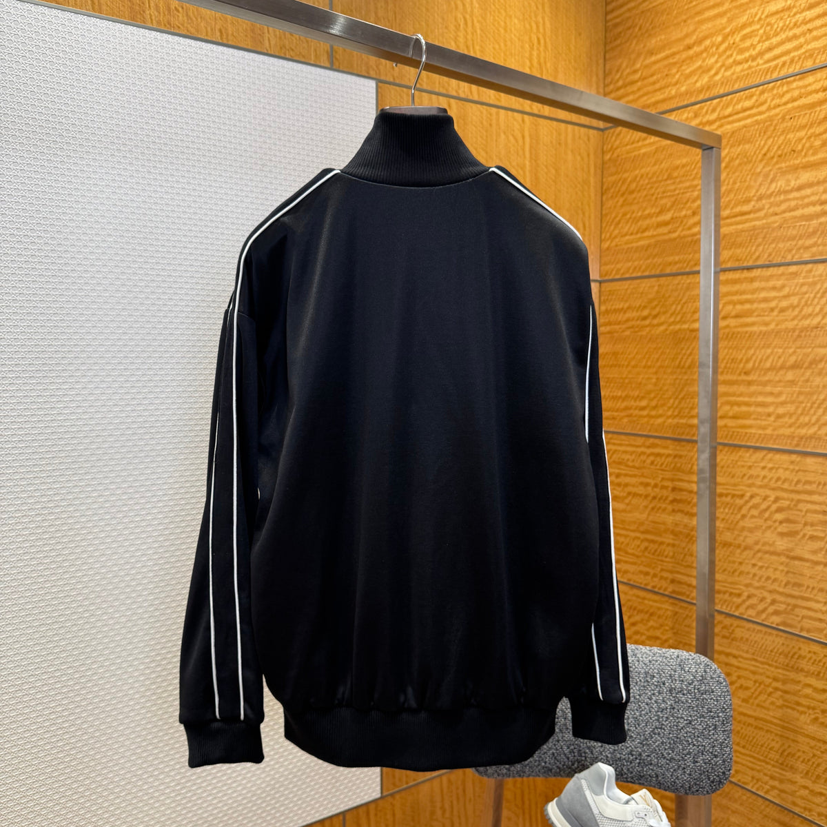 LOEW BOMBER