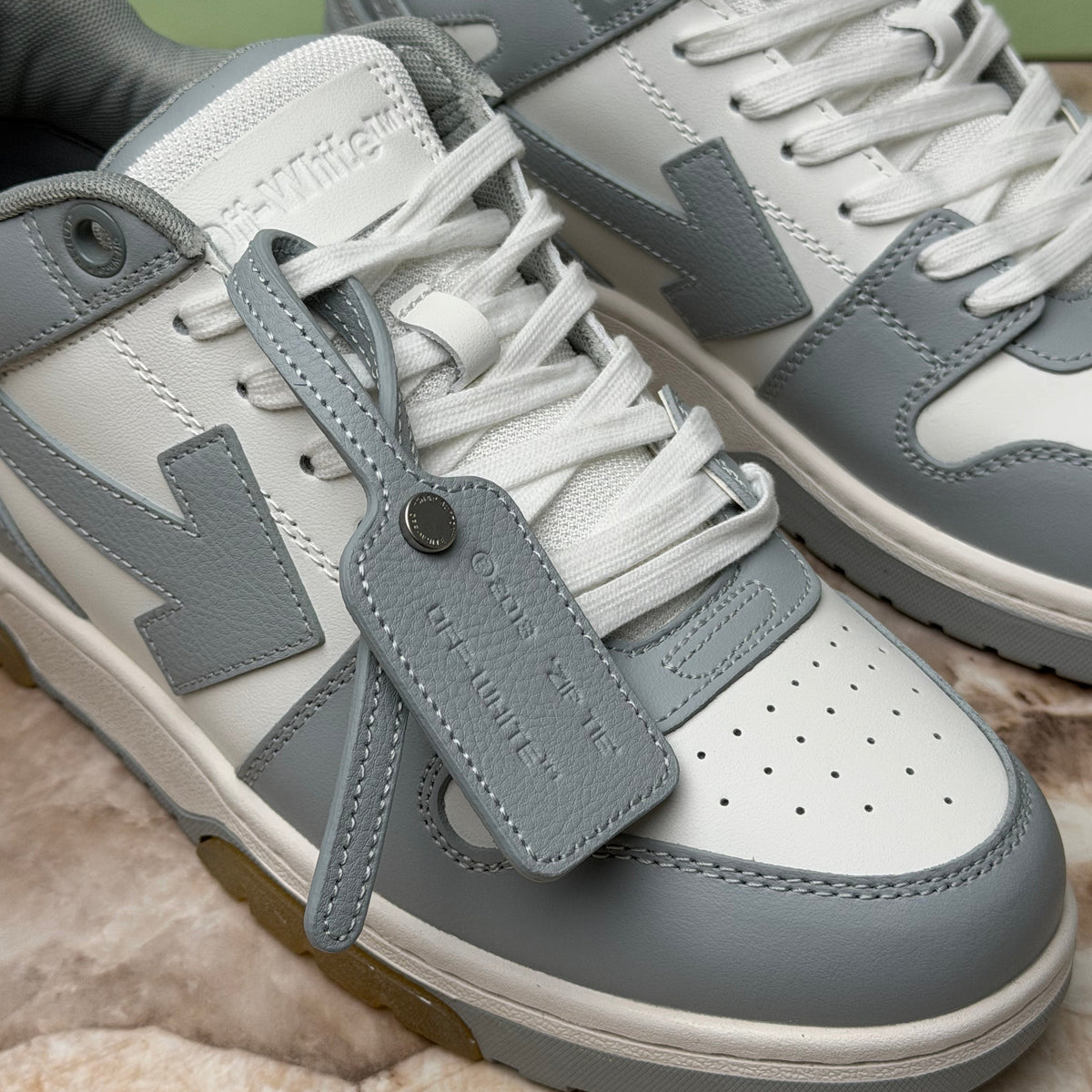 OFF W SNEAKER ND