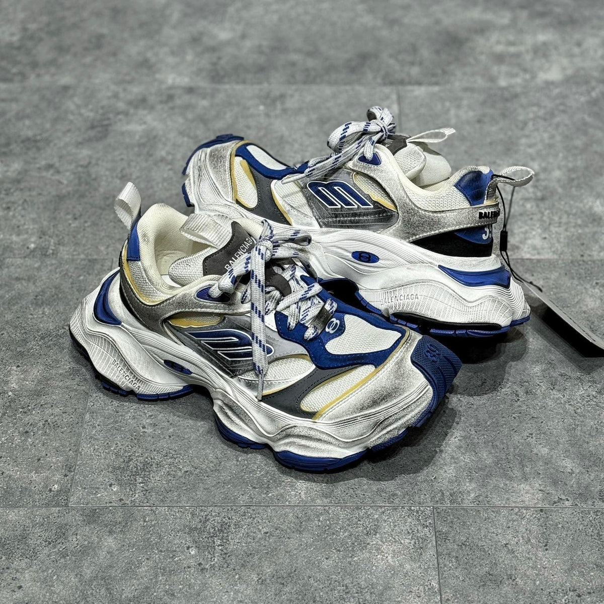 BAL CARGO TRAINERS