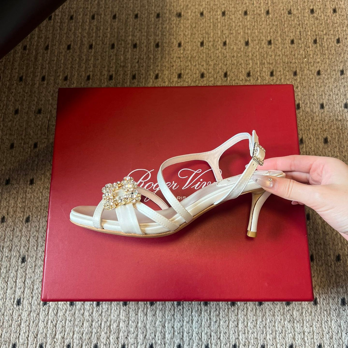 ROGER V HEELS