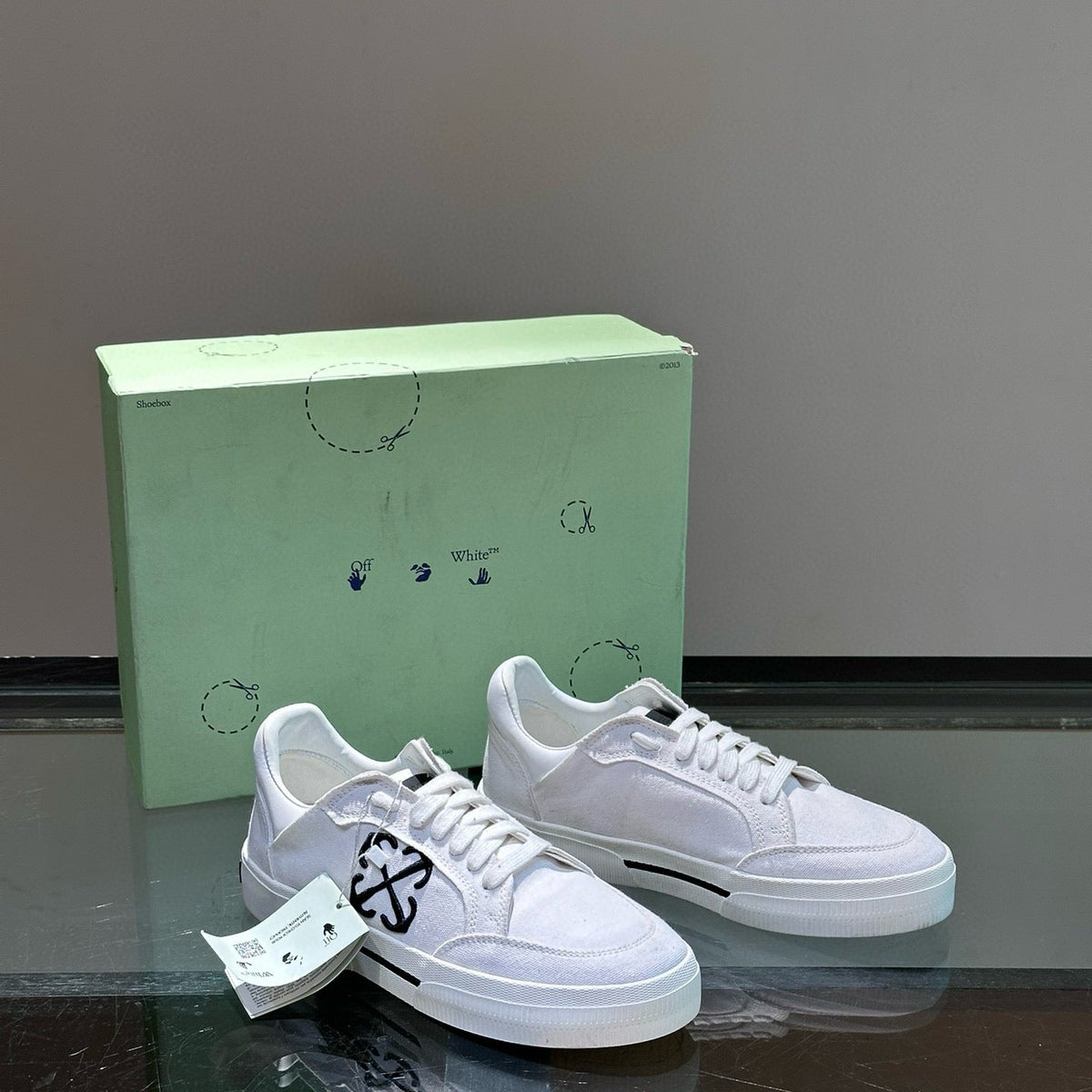OFF W TRAINERS
