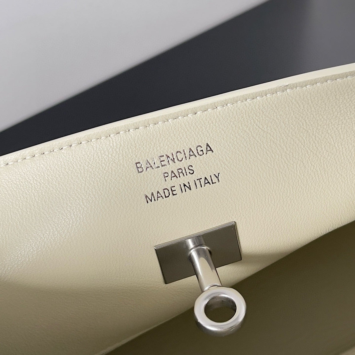 BAL BEL AIR MEDIUM SHOULDER BAG
