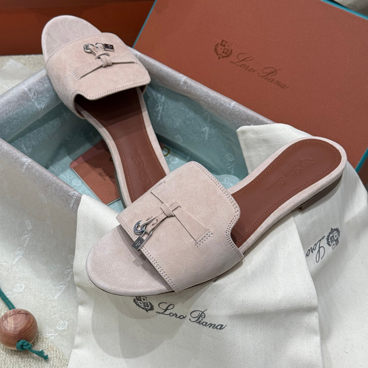LORO P SUMMER CHARM SLIPPER