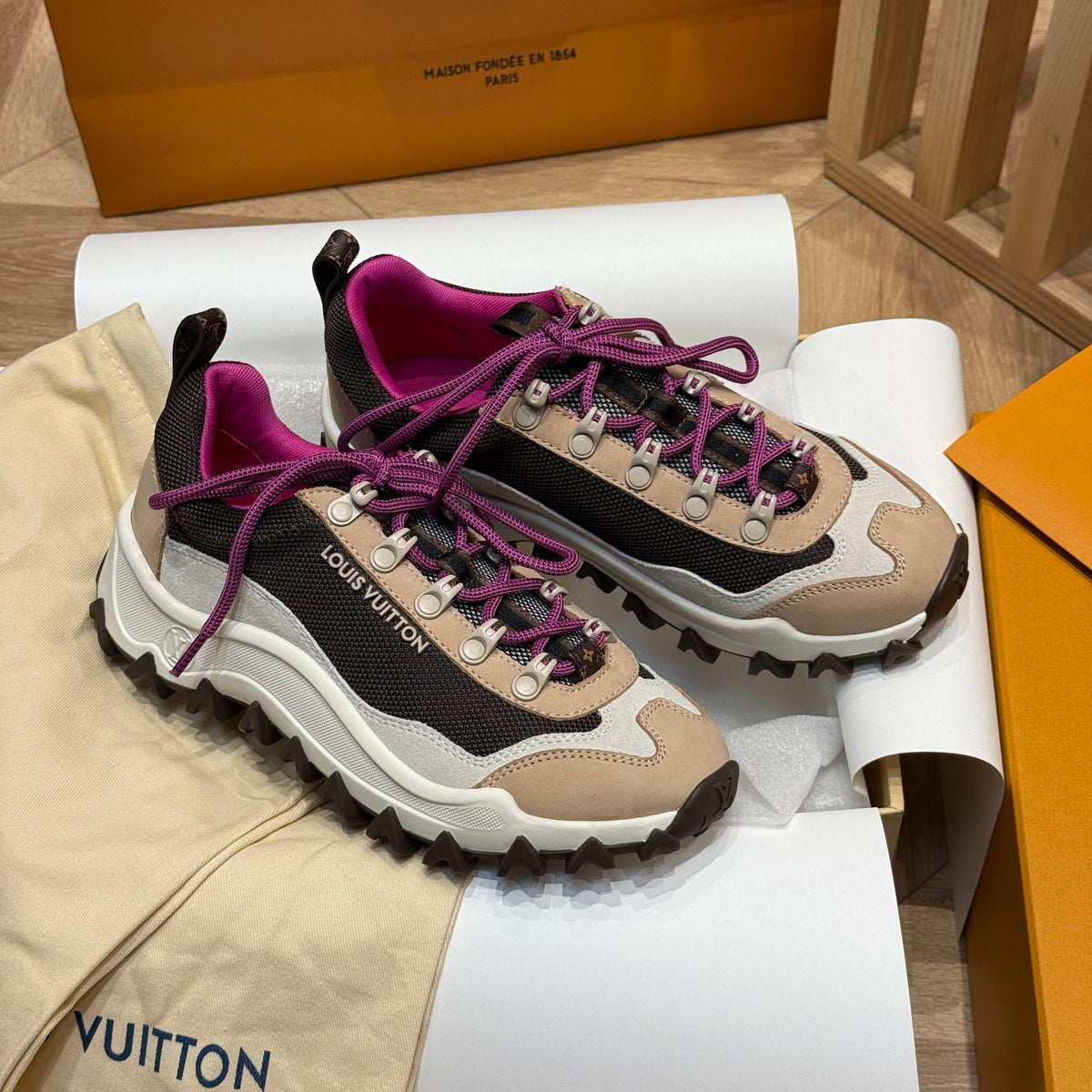LOU RUSH XPLORER SNEAKERS