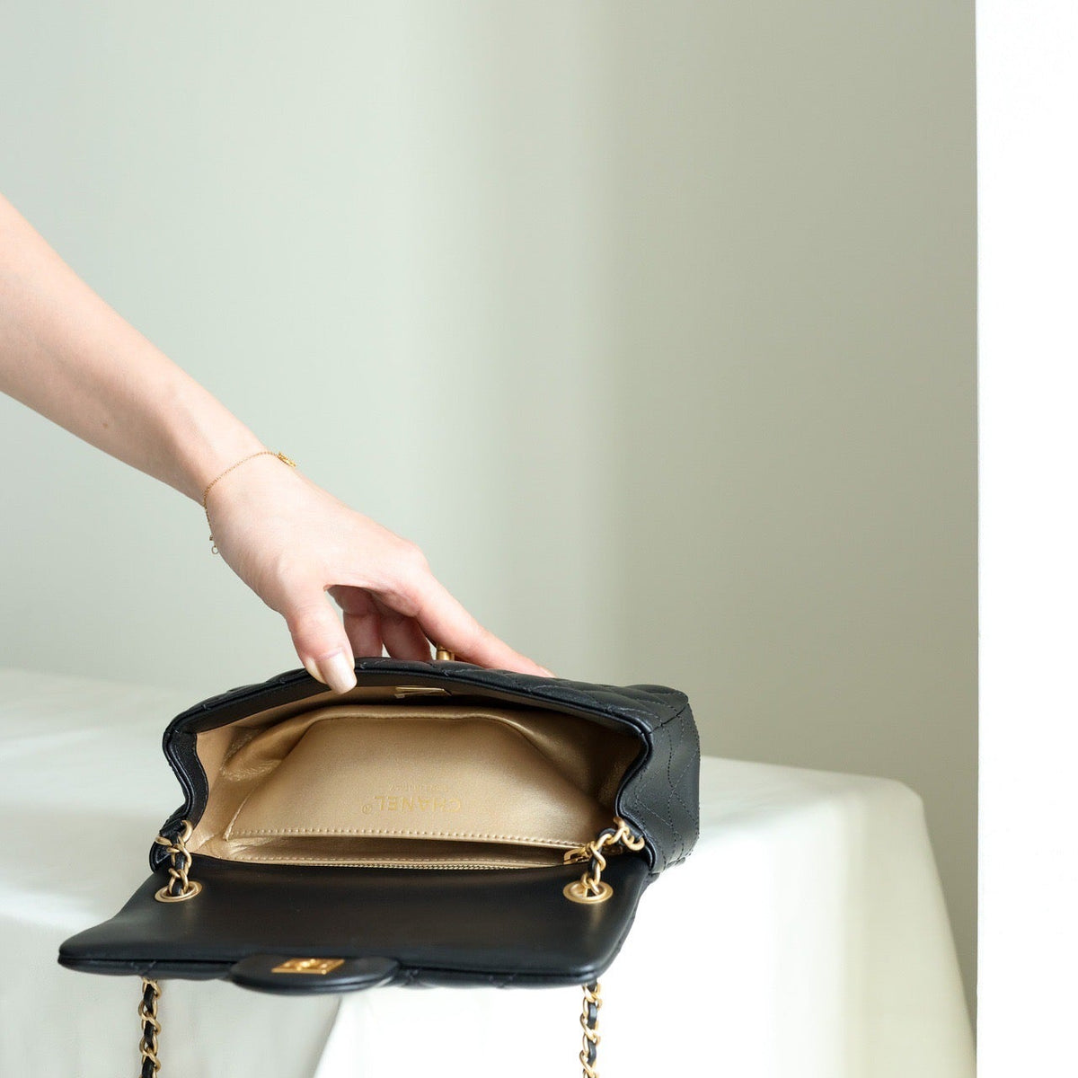 CC CLASSIC FLAP MINI BAG