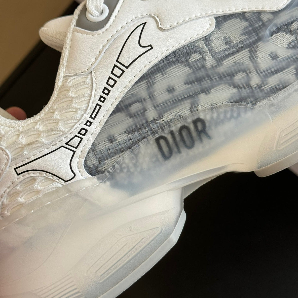 CD VIBE SNEAKERS