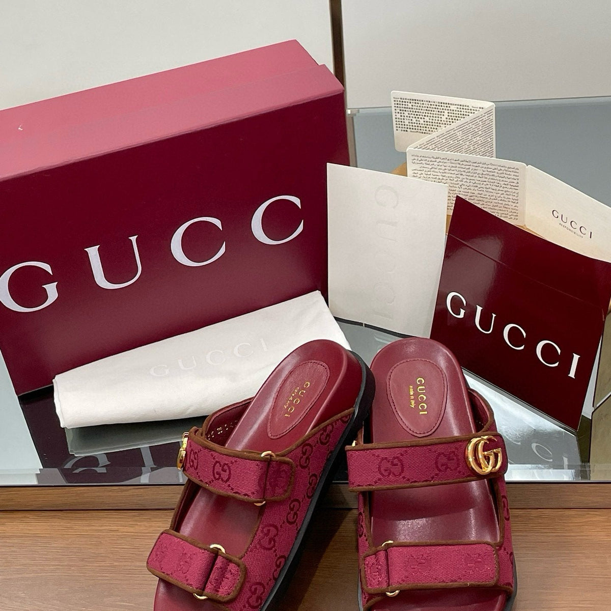 GG SANDALS