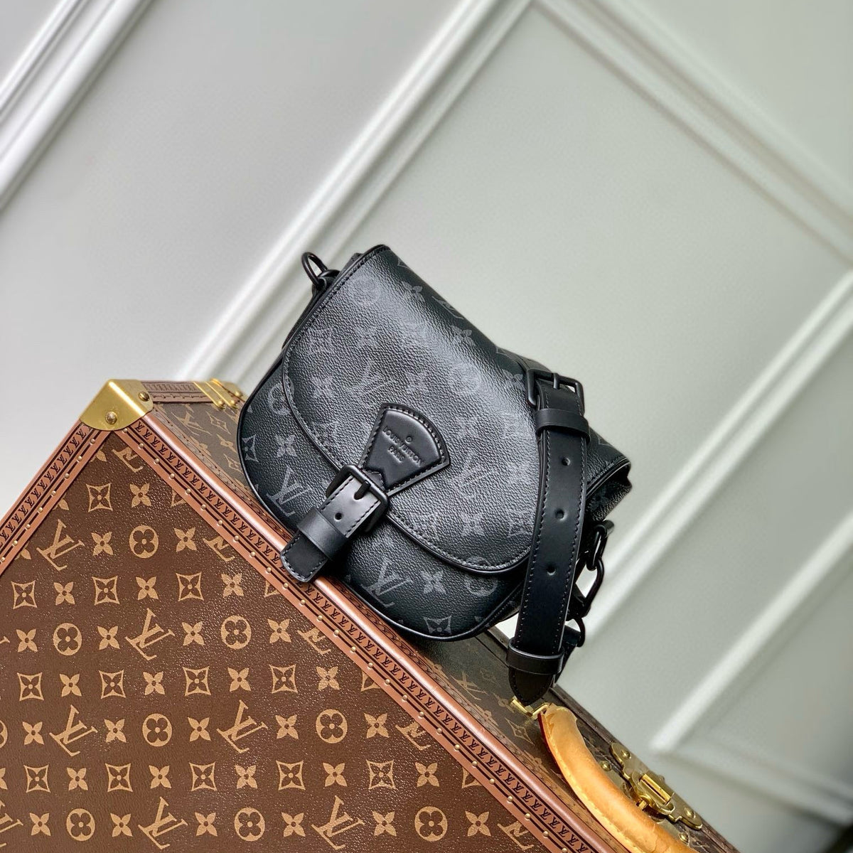 LOU MONTSOURIS MESSENGER PM BAG