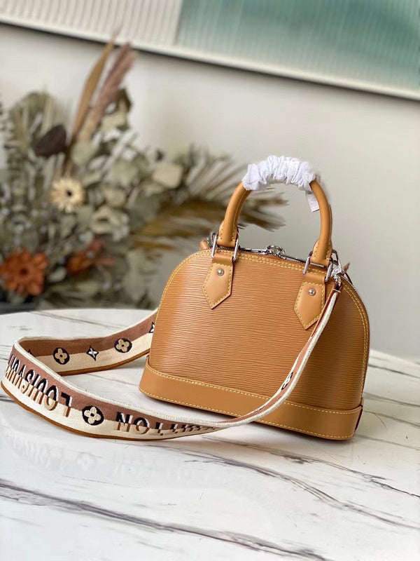I W Fashion Lu-Vi bags - 17145