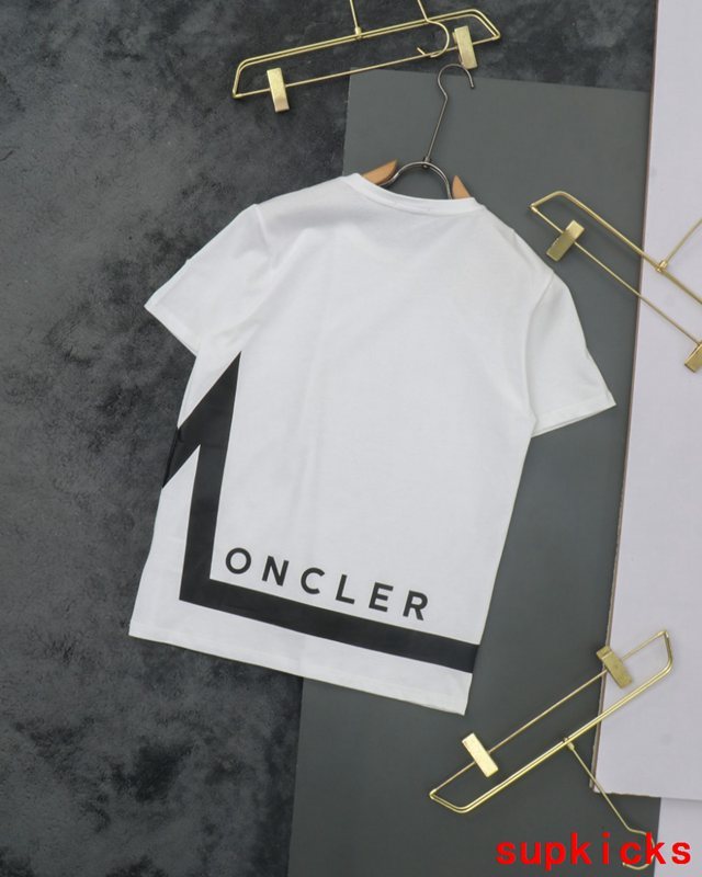 Moncler Luxury Cloth