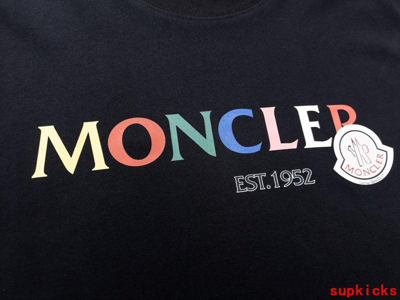 Moncler Luxury Cloth