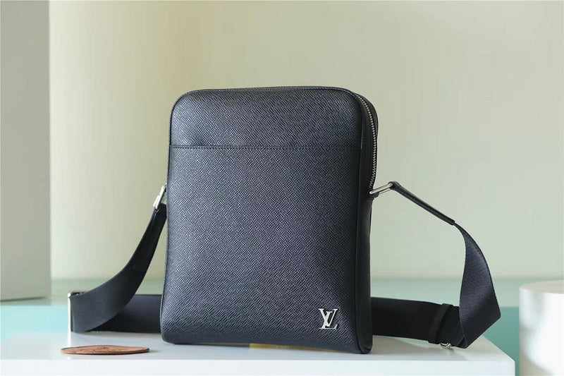 I W Fashion Lu-Vi bags - 9979