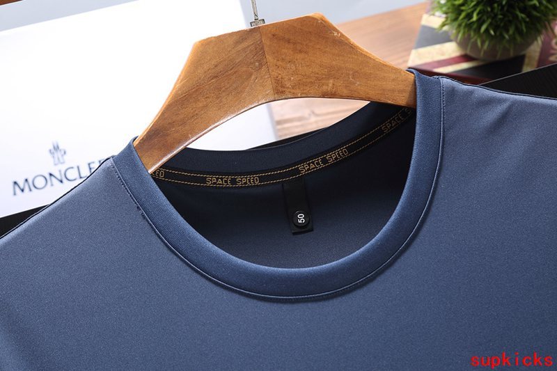 Moncler Luxury Cloth