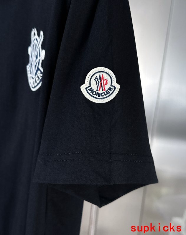 Moncler Luxury Cloth