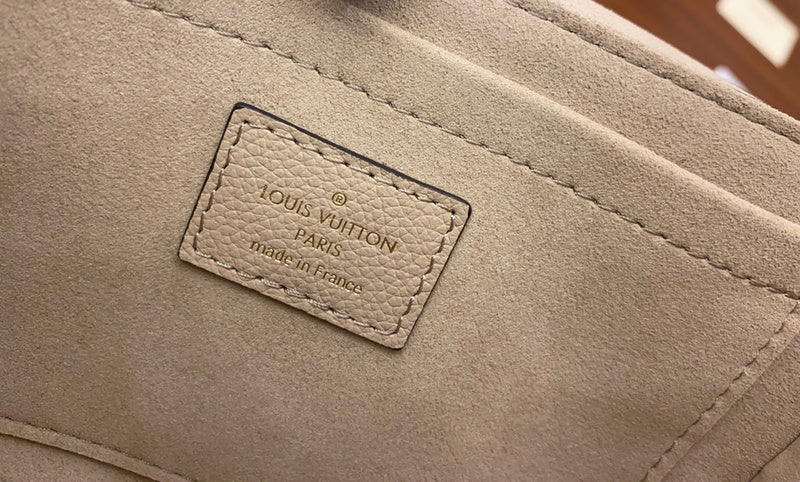 I W Fashion Lu-Vi bags - 17235