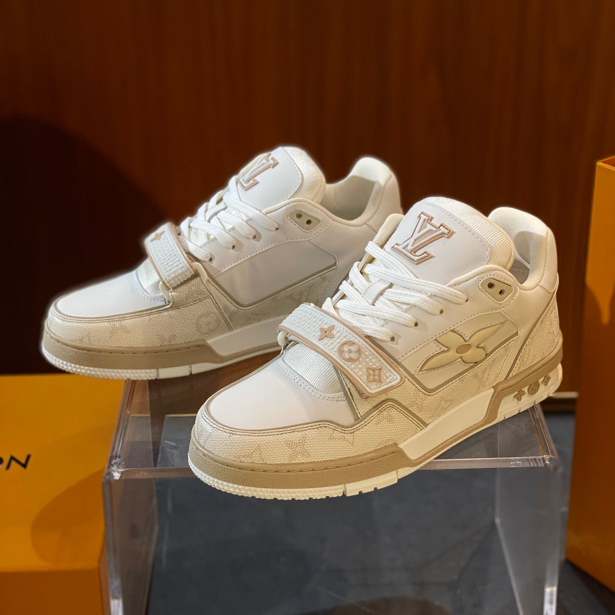 LOU TRAINERS