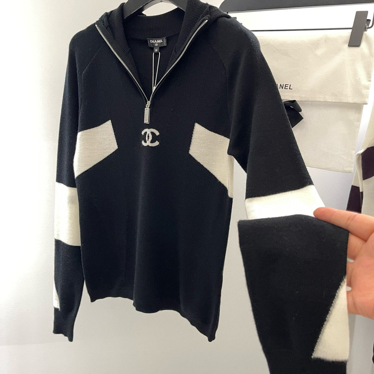 CC KNIT HOODIE