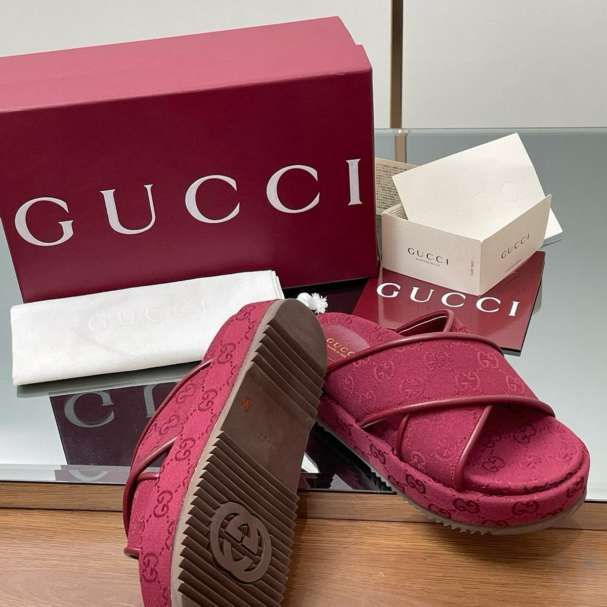GG SANDALS