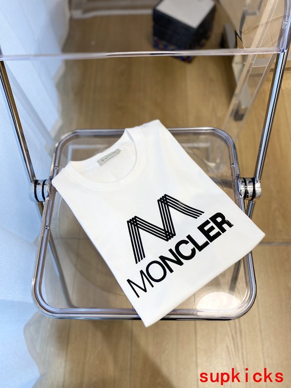 Moncler Luxury Cloth