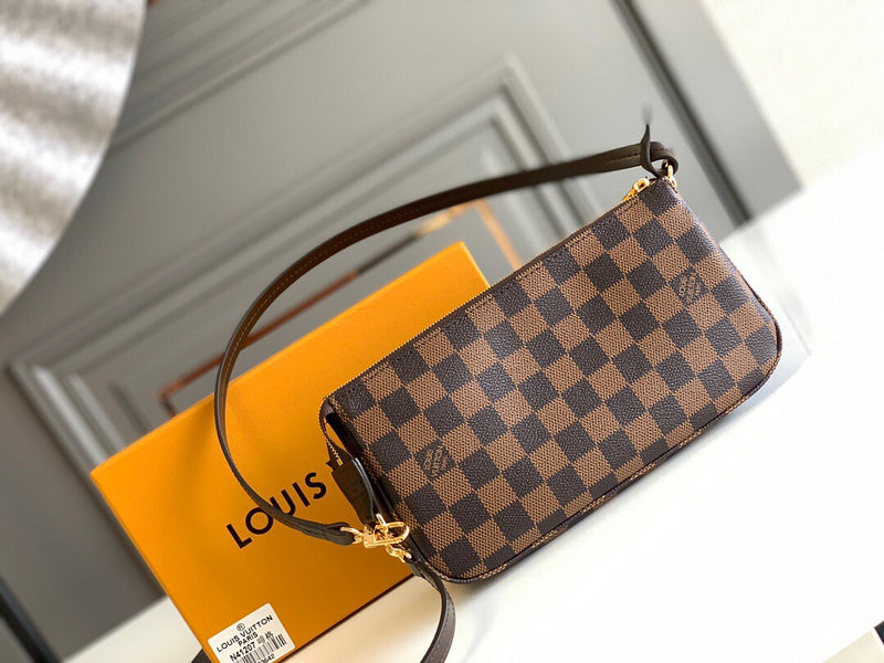 I W Fashion Lu-Vi bags - 17062