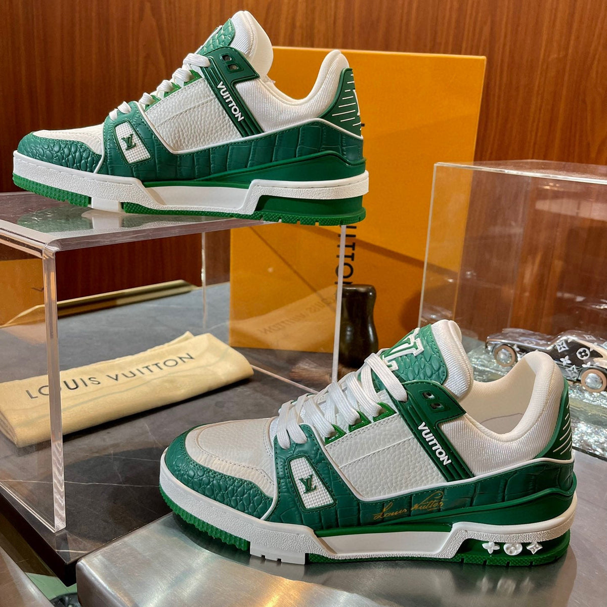 LOU TRAINERS