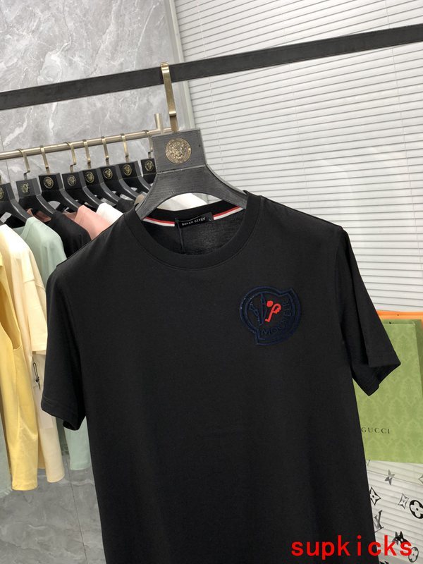 Moncler Luxury Cloth