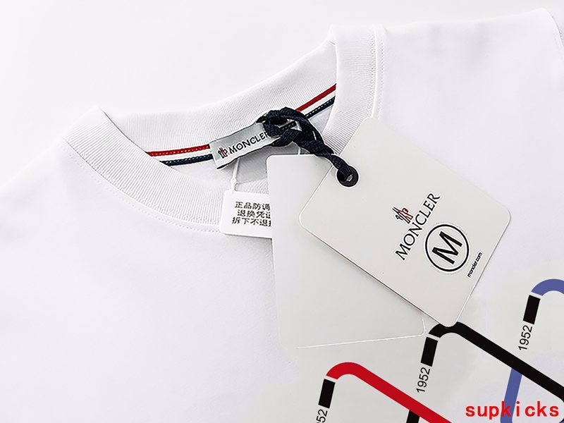 Moncler Luxury Cloth