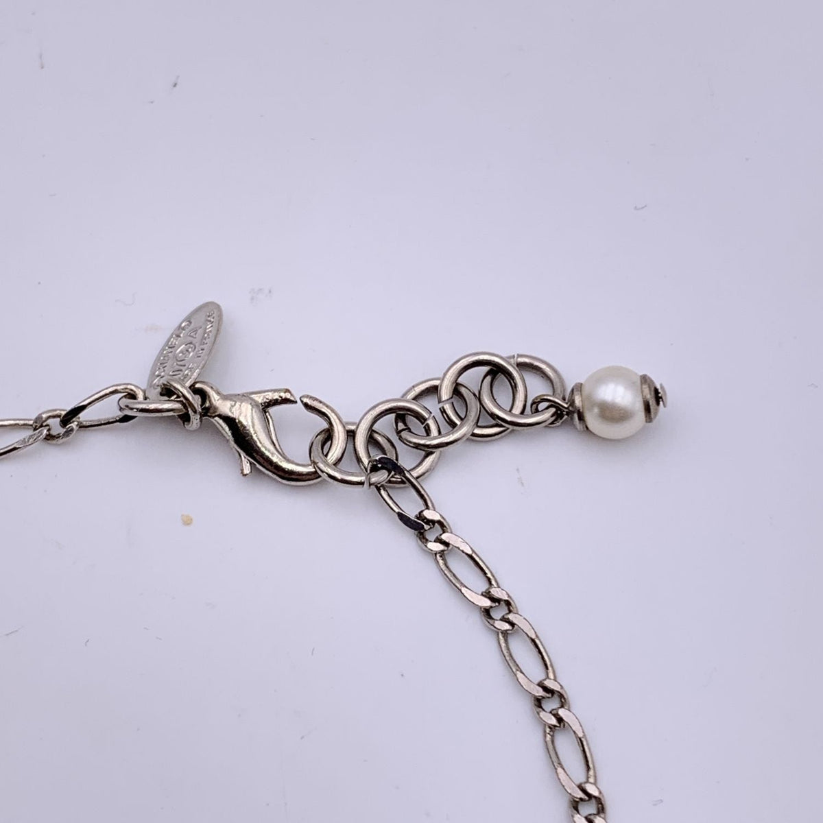 Top Quality Chanel Silver Metal Chain Necklace With Charms Cc Logo Pendant
