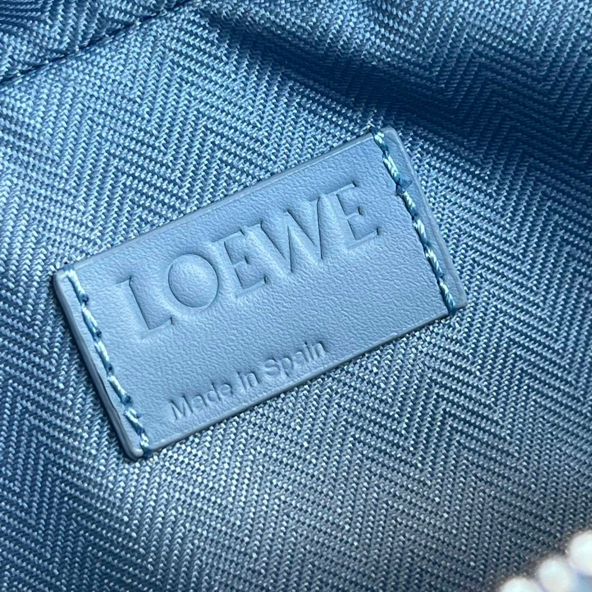 LOEW MINI CAMERA CROSSBODY BAG