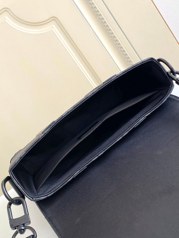 I W Fashion Lu-Vi bags - 17071