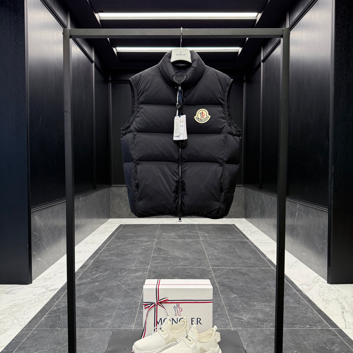 MONC ALMAZ VEST