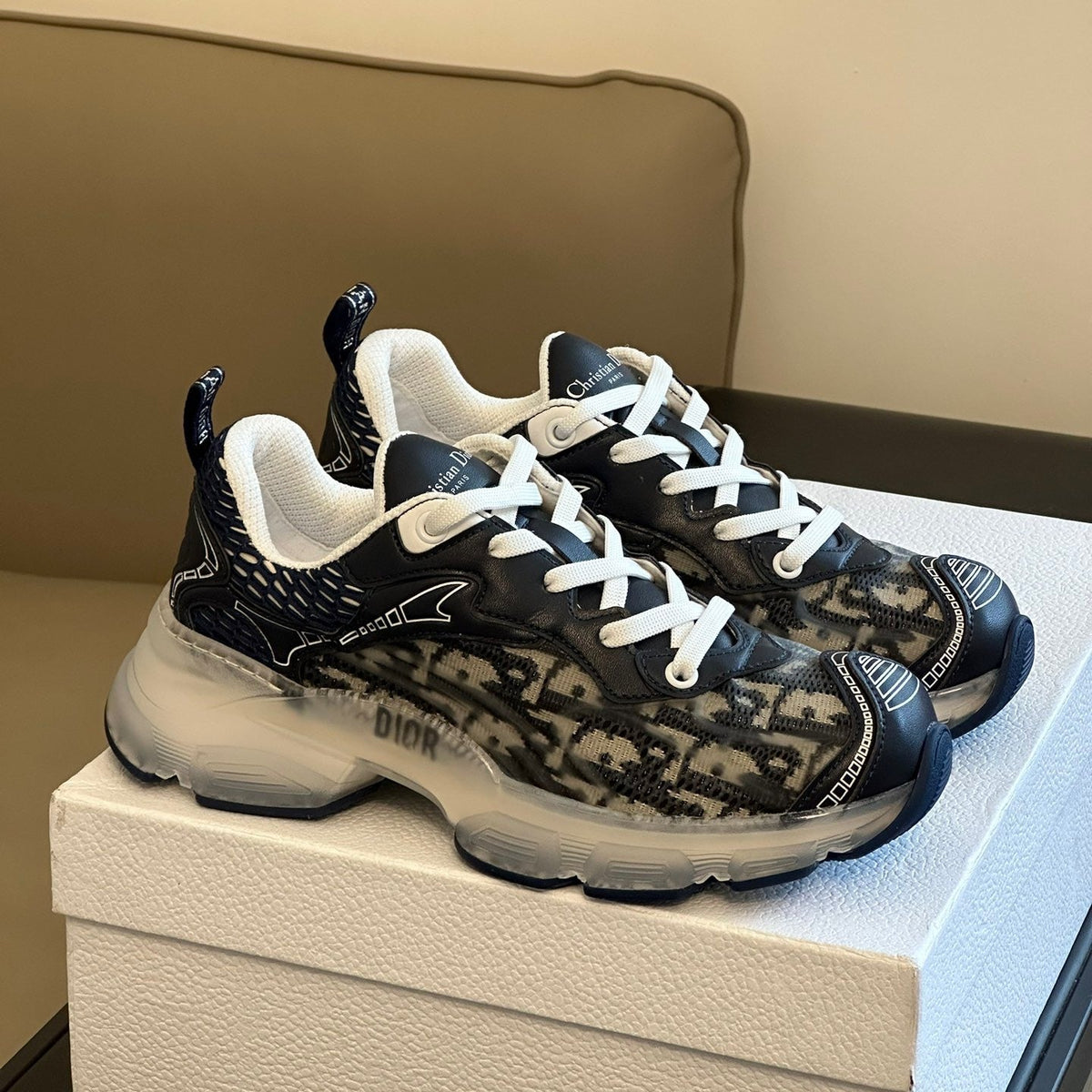 CD VIBE SNEAKERS