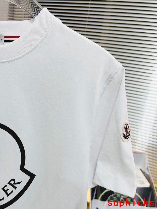 Moncler Luxury Cloth